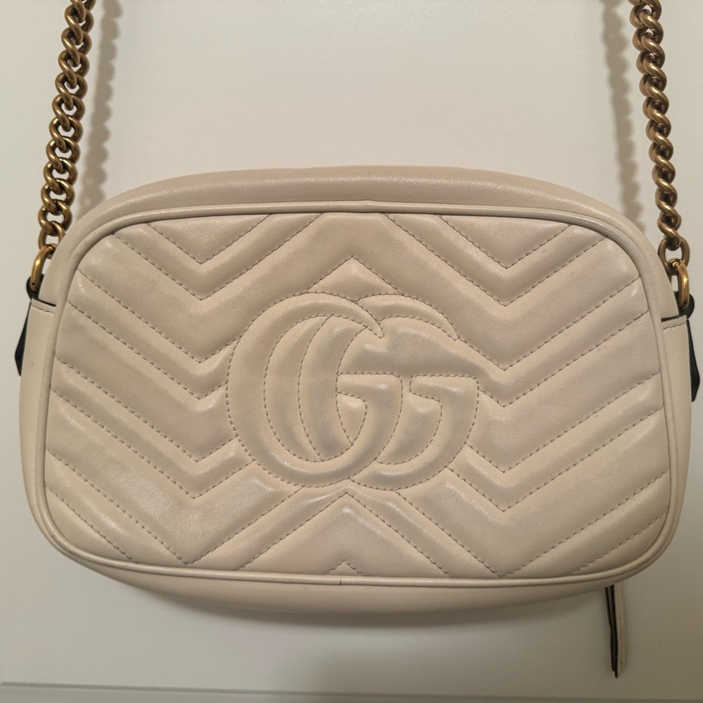 Gucci Marmont Camera Bag - Picture 4 of 9